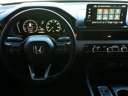 Certified 2024 Honda Pilot Touring image 27