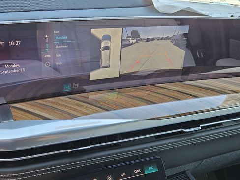 New 2026 Cadillac Vistiq Platinum w/ LPO, Floor Liner Package image 29