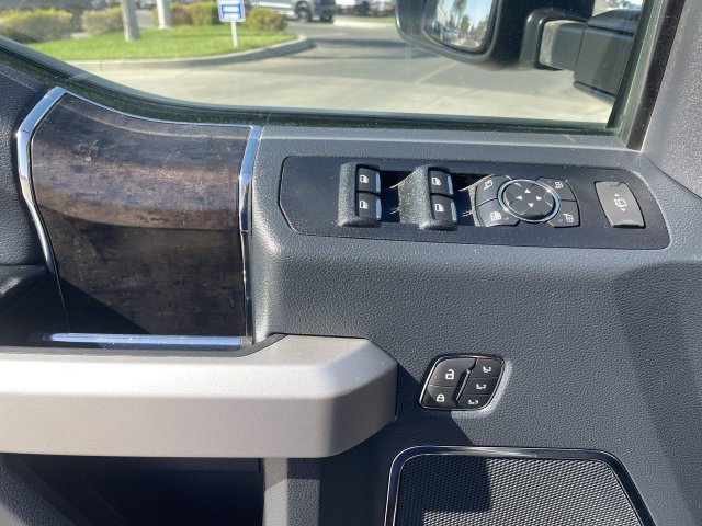 Used 2022 Ford F250 Lariat w/ Lariat Ultimate Package AWD/4WD image 23