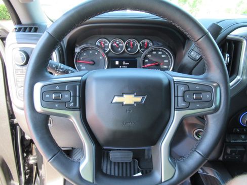 Used 2022 Chevrolet Silverado 2500 LTZ w/ LTZ Plus Package image 20