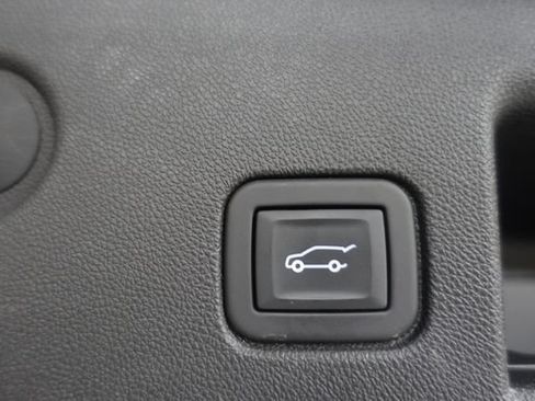 Used 2023 Chevrolet Equinox LT FWD image 22