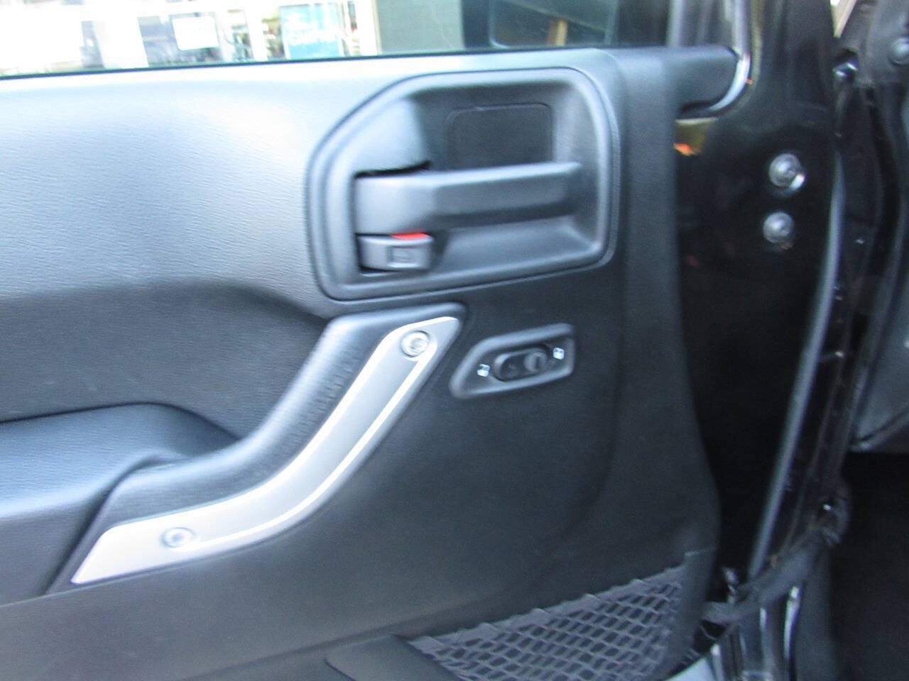 Used 2018 Jeep Wrangler Unlimited Sahara AWD/4WD image 20