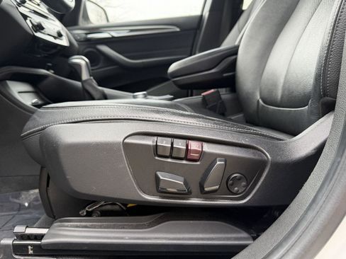 Used 2017 BMW X1 xDrive28i w/ Premium Package image 51