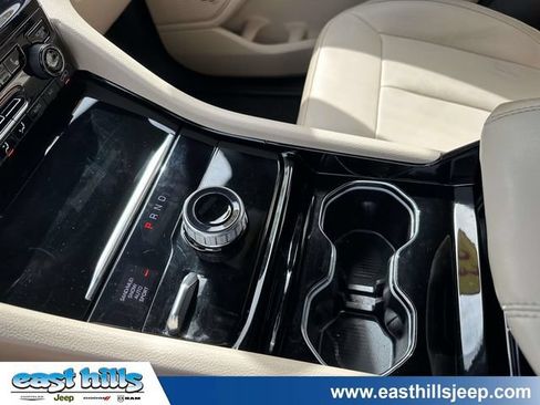 Certified 2023 Jeep Grand Cherokee Limited AWD/4WD image 38