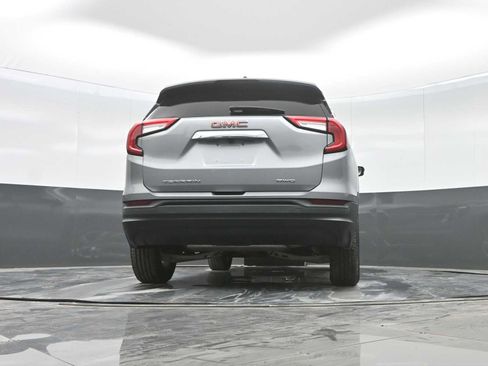 Used 2024 GMC Terrain SLE image 25