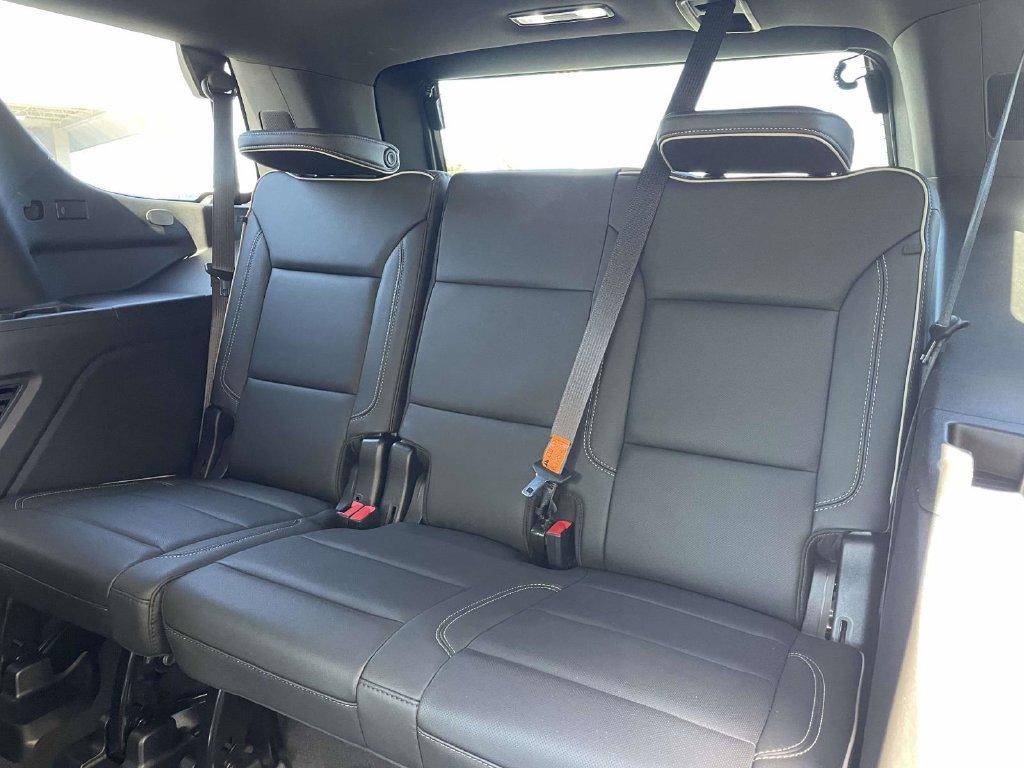 Used 2024 Chevrolet Tahoe Premier AWD/4WD image 17