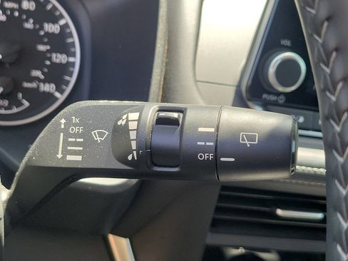 Used 2025 Nissan Rogue SV FWD image 26