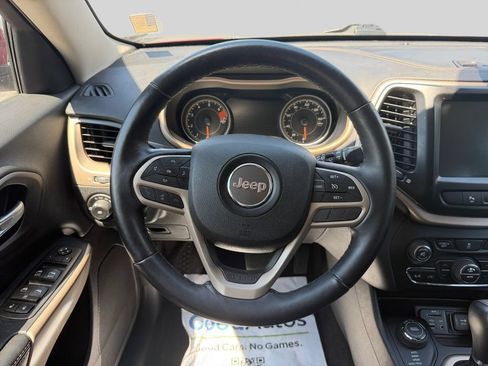 Used 2017 Jeep Cherokee Limited AWD/4WD image 18