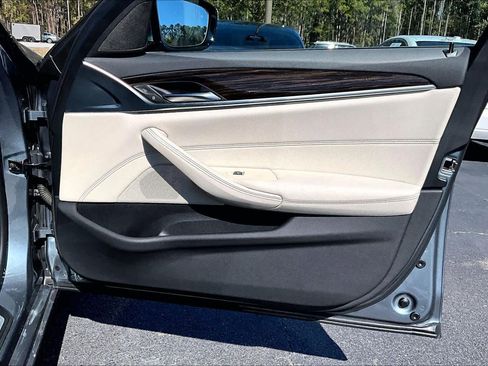 Used 2020 BMW 530i w/ Premium Package image 22