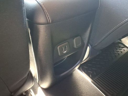 Used 2022 Chevrolet Colorado LT w/ LT Convenience Package AWD/4WD image 34