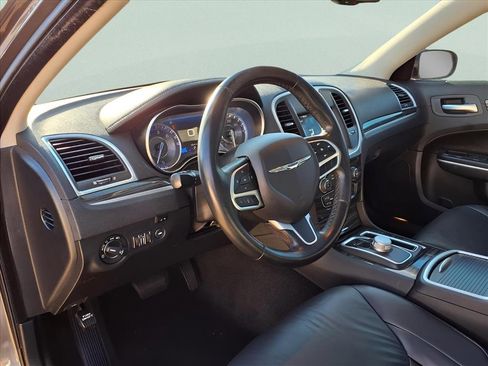 Used 2019 Chrysler 300 Touring L w/ Quick Order Package 22F image 11