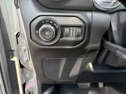 Used 2021 Jeep Wrangler Unlimited Sahara AWD/4WD image 34