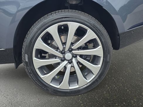 Used 2025 Land Rover Range Rover SE image 34
