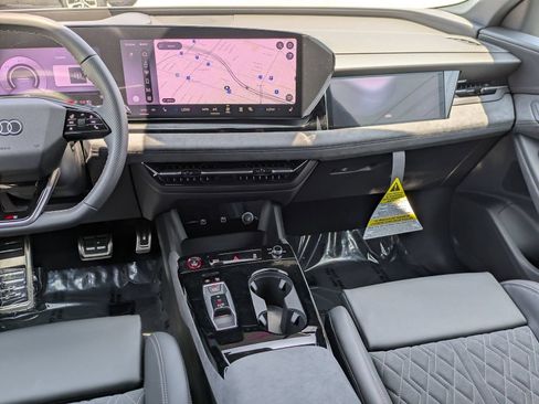 New 2027 Audi SQ6 e-tron Premium Plus AWD/4WD image 6