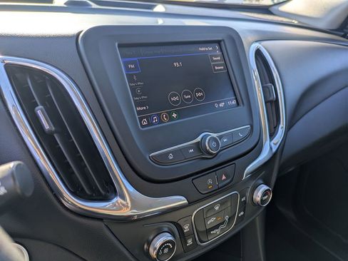 Used 2022 Chevrolet Equinox LT image 18