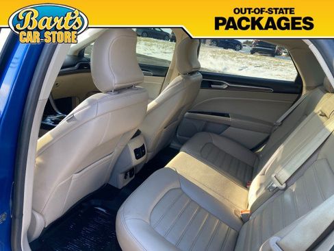 Used 2017 Ford Fusion SE w/ Fusion SE Technology Package image 19
