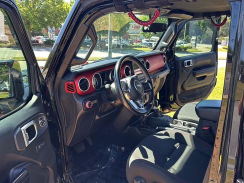 Used 2020 Jeep Gladiator Rubicon w/ Trailer Tow Package AWD/4WD image 19