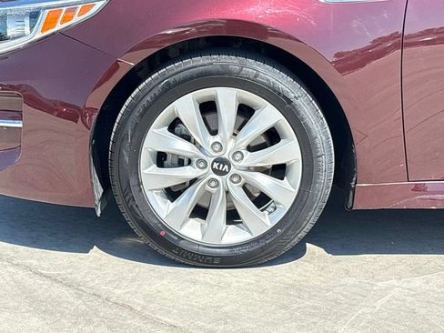 Used 2018 Kia Optima LX w/ 17" Alloy Wheels Package FWD image 15