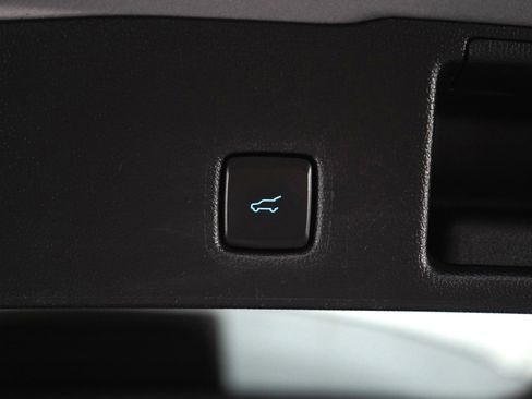 Used 2022 Ford Escape Titanium image 16