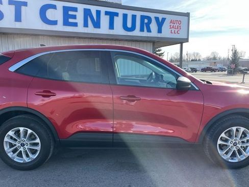 Used 2022 Ford Escape SE image 12