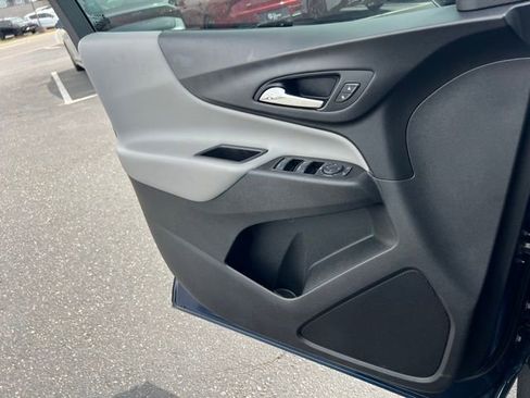 Used 2021 Chevrolet Equinox LT image 17