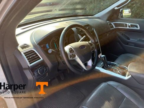 Used 2015 Ford Explorer Limited w/ Equipment Group 301A AWD/4WD image 14