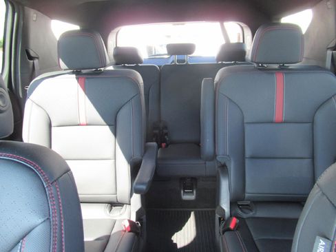 Certified 2024 Chevrolet Traverse RS w/ LPO, Floor Liner Package image 11