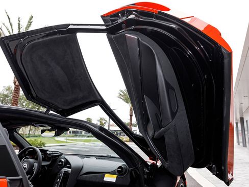 New 2026 McLaren 750S image 25