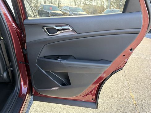 Used 2025 Kia Sportage SX image 16