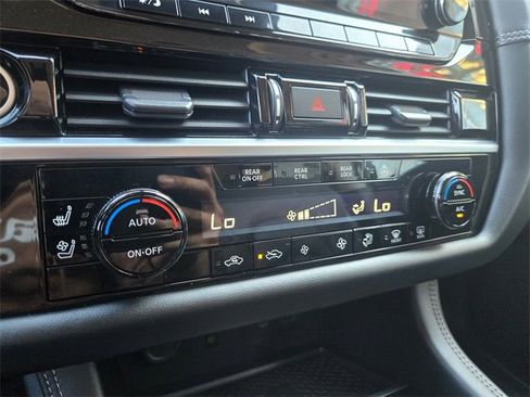 Used 2023 Nissan Pathfinder Platinum image 28