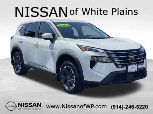 Certified 2025 Nissan Rogue SV AWD/4WD image 3