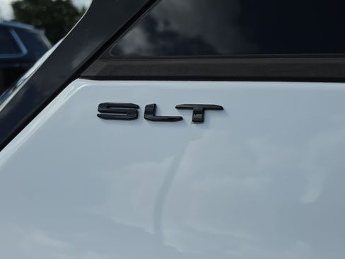 Certified 2023 GMC Terrain SLT w/ Elevation Edition FWD image 6