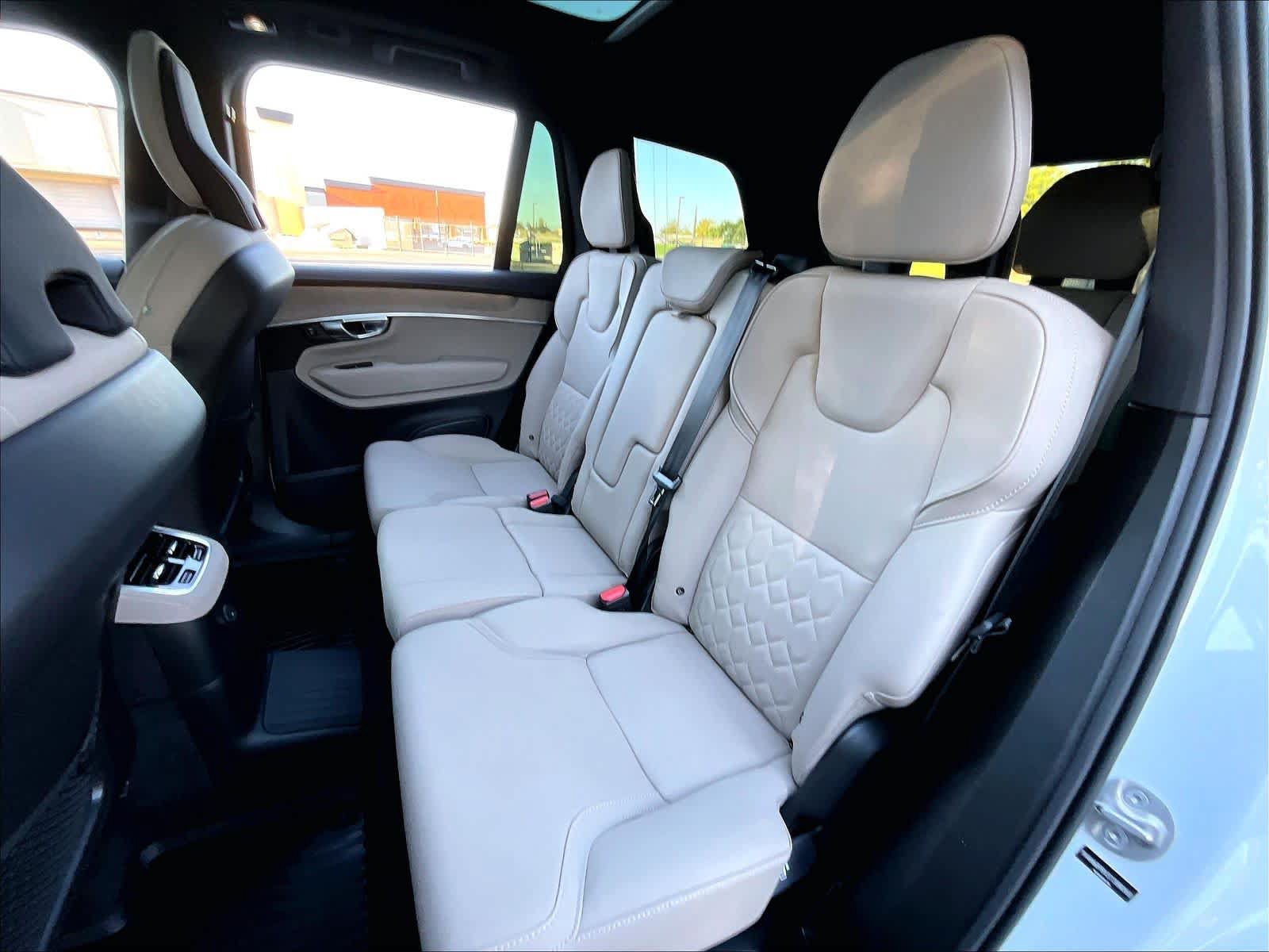 Used 2025 Volvo XC90 T8 Plus w/ Protection Package Premier AWD/4WD image 31