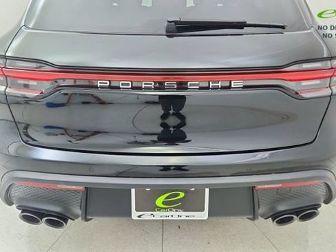 Used 2024 Porsche Macan AWD/4WD image 11