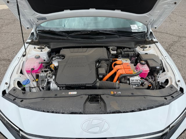 Used 2025 Hyundai Elantra Limited FWD image 30