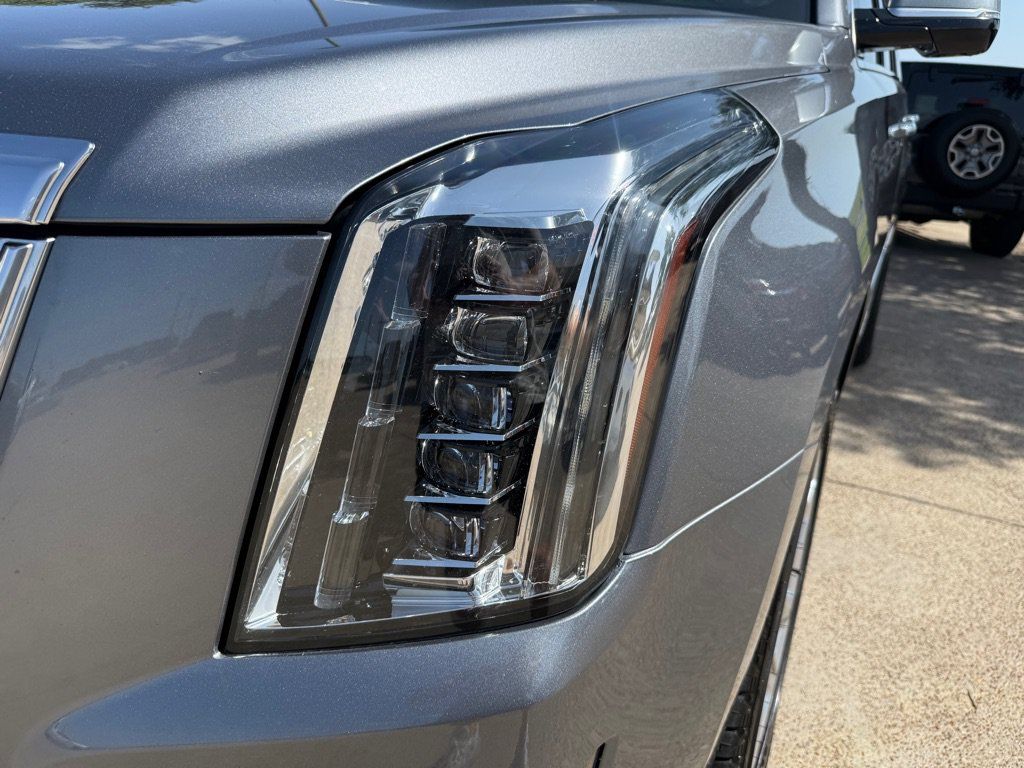 Used 2020 Cadillac Escalade Premium Luxury RWD image 10
