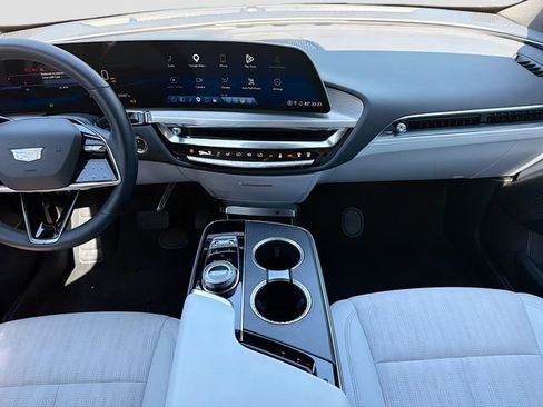 Used 2024 Cadillac Lyriq Luxury AWD/4WD image 19