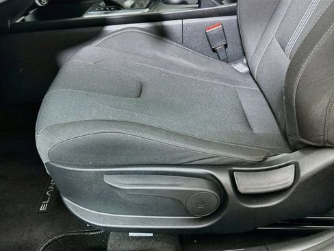 Certified 2025 Hyundai Elantra SE FWD image 23