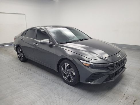 Used 2024 Hyundai Elantra SEL w/ Convenience Package FWD image 13