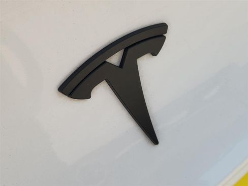 Used 2022 Tesla Model Y Long Range AWD/4WD image 30
