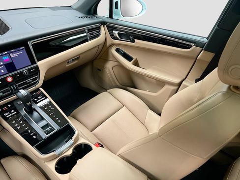 Certified 2026 Porsche Macan AWD/4WD image 26