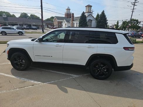 Certified 2025 Jeep Grand Cherokee L Altitude AWD/4WD image 15