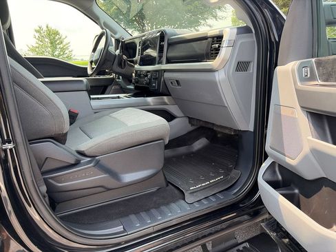 Used 2023 Ford F250 XLT w/ XLT Premium Package AWD/4WD image 14