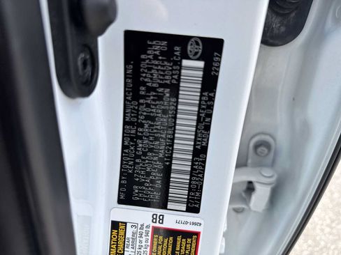 Used 2020 Toyota Avalon Limited FWD image 46