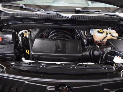 Used 2023 Chevrolet Tahoe Premier AWD/4WD image 29