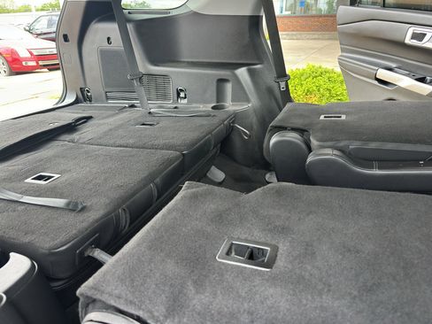 Used 2023 Ford Explorer XLT w/ Equipment Group 202A AWD/4WD image 37