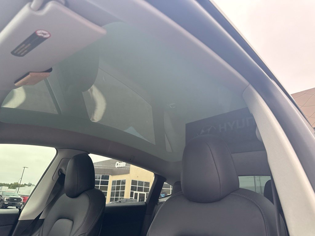 Used 2022 Tesla Model Y Performance AWD/4WD image 2