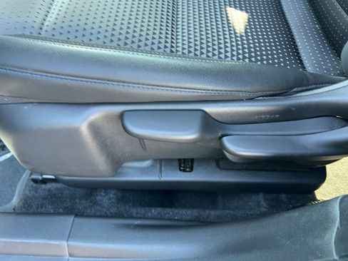 Used 2025 Chevrolet Trax LT image 23