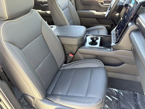 Used 2025 GMC Yukon Elevation w/ Elevation Premium Package AWD/4WD image 10