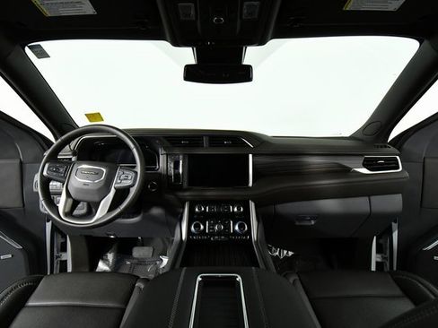 Used 2024 GMC Yukon Denali image 18